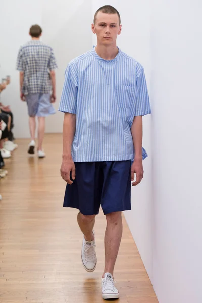 Look 7